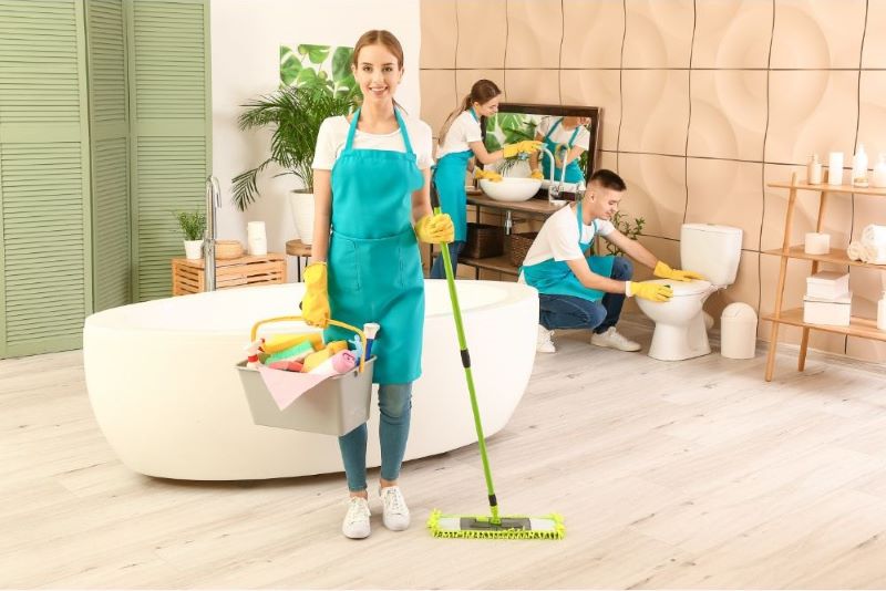 Bathroom Cleaning Hacks and Smart Storage Solutions