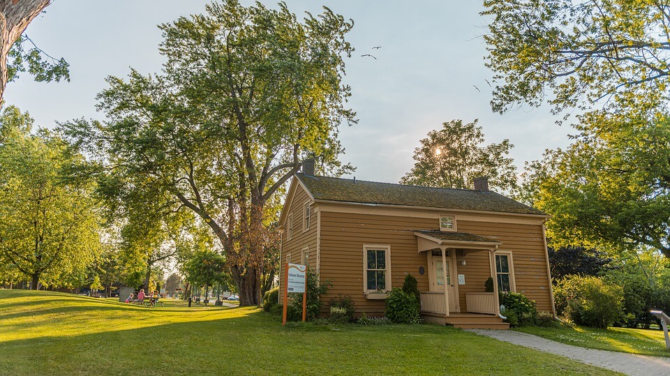 Oshawa House Image